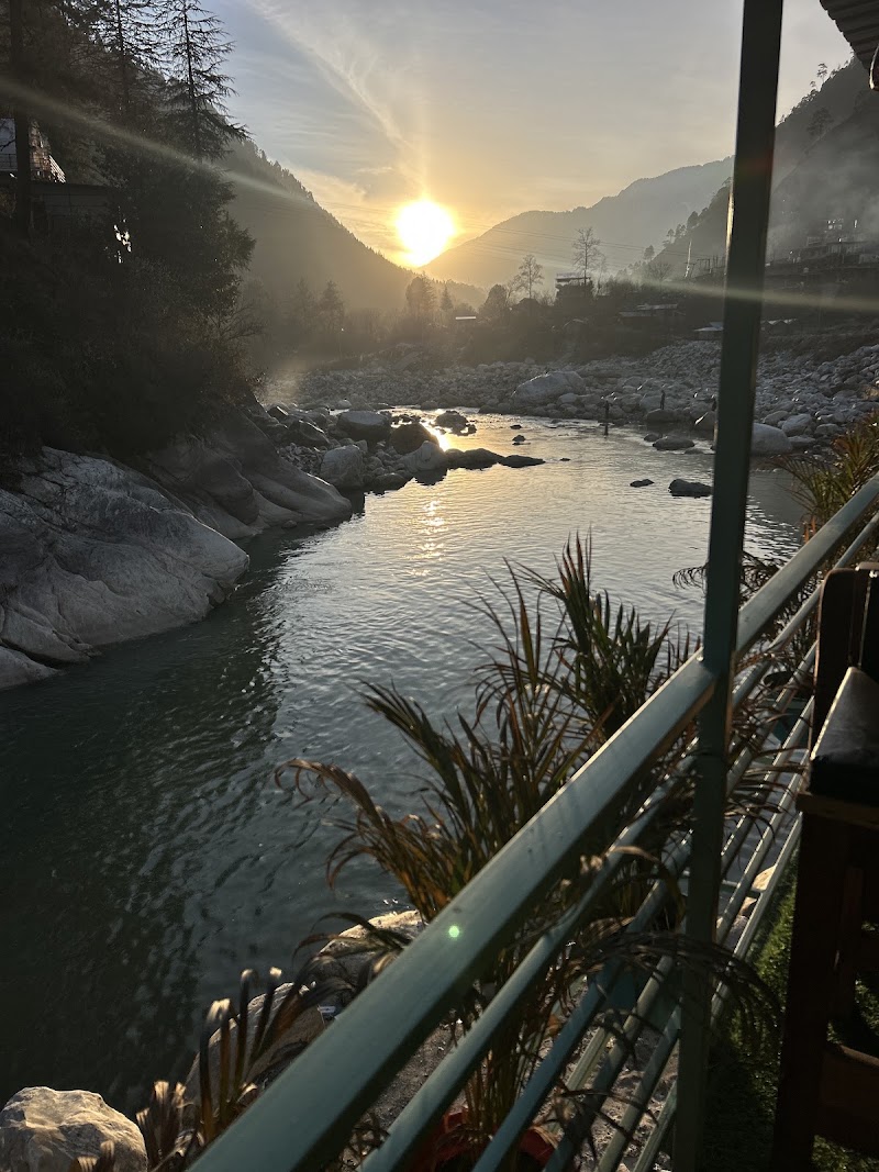 PERKUP CAFE (RIVERSIDE) - PERKUP CAFE (RIVERSIDE) VILLAGE, PO, KATAGLA, Kasol, Himachal Pradesh 175105, India
