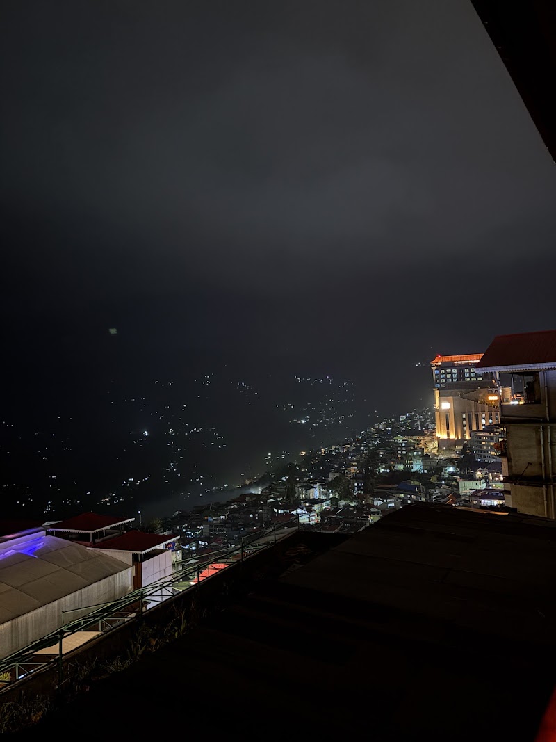 Anola Restaurant, Roof Tof (Above The Coffee Shop) - Anola Restaurant, Roof Tof (Above The Coffee Shop) New Market - Lal Market Road, 8JG6+9P6, Mahatma Gandhi Marg, Vishal Gaon, Gangtok, Sikkim 737101, India