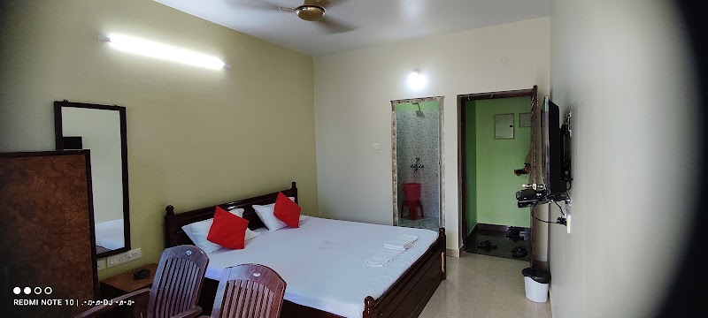 Hotel Lovely star Inn - Hotel Lovely star Inn, C-5, Baliapanda Rd, near lucky india, near Sagar vihar, Baliapanda Housing Board Colony, Puri, Odisha 752001, India