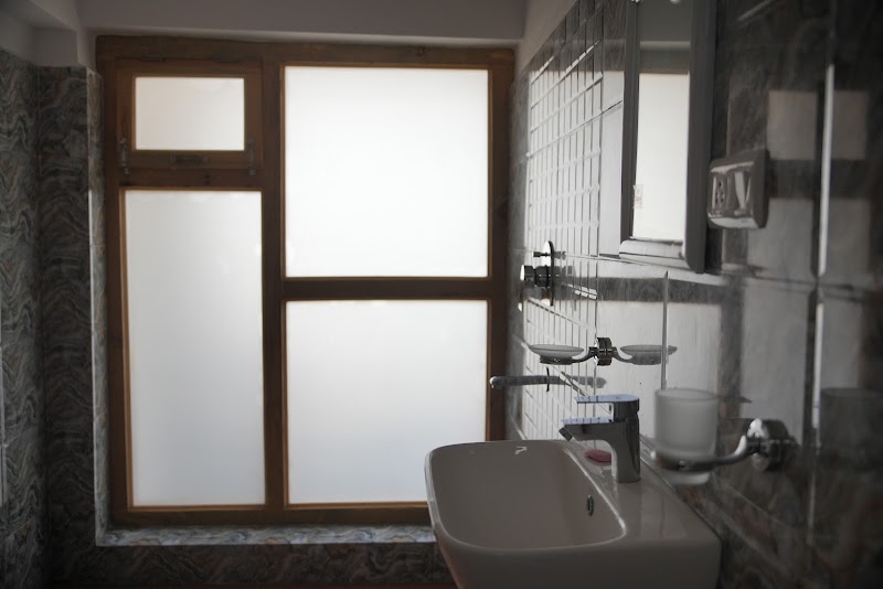 Gultuk Homestay - Gultuk Homestay, Skalzangling, Airport Road, Leh, 194101