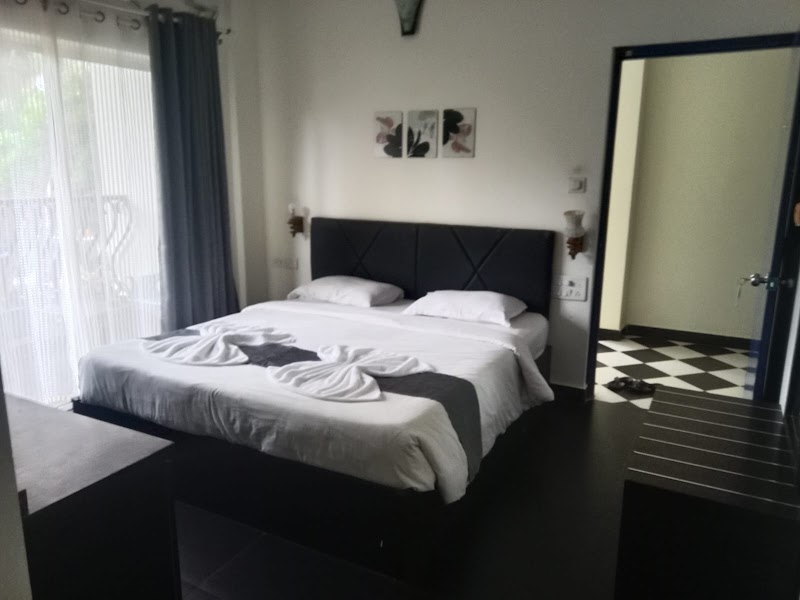 RiverBank Inn - RiverBank Inn, JPCQ+M2P, Kanaikowado, Morjim, Goa 403512, India