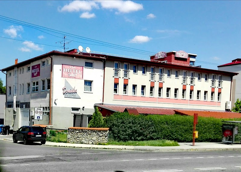 Hotel Dominika - Hotel Dominika, Vlastenecké námestie 3, 851 01 Bratislava-Petržalka, Slovakia