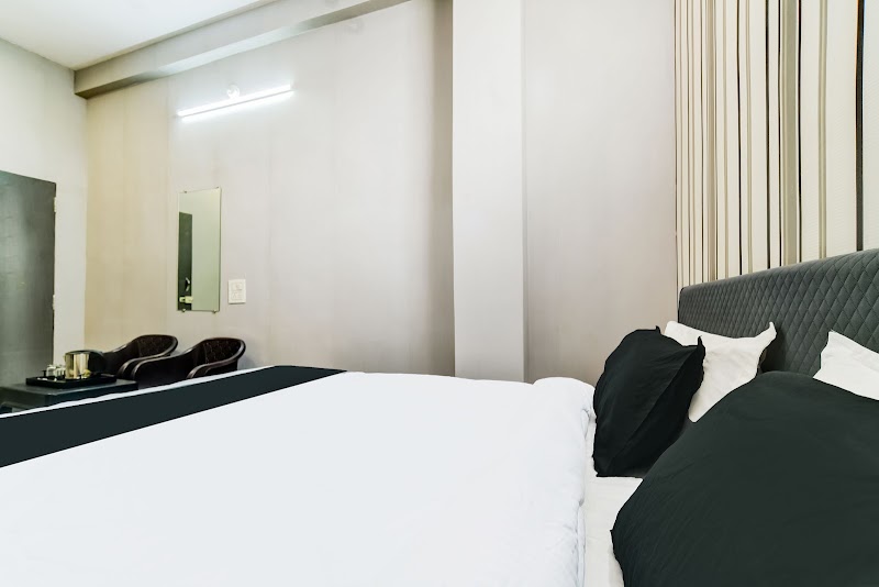 Hotel O SDF Hotel Shree Deep - Hotel O SDF Hotel Shree Deep 81, Ramji ki Gali, Kharakua Colony, Ujjain, Madhya Pradesh 456006, India