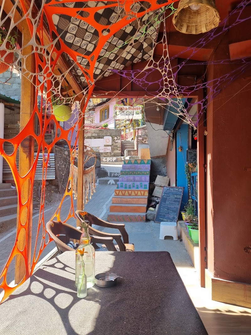 Moon Light Cafe - Moon Light Cafe, 2872+93W, Jari, Himachal Pradesh 175105, India