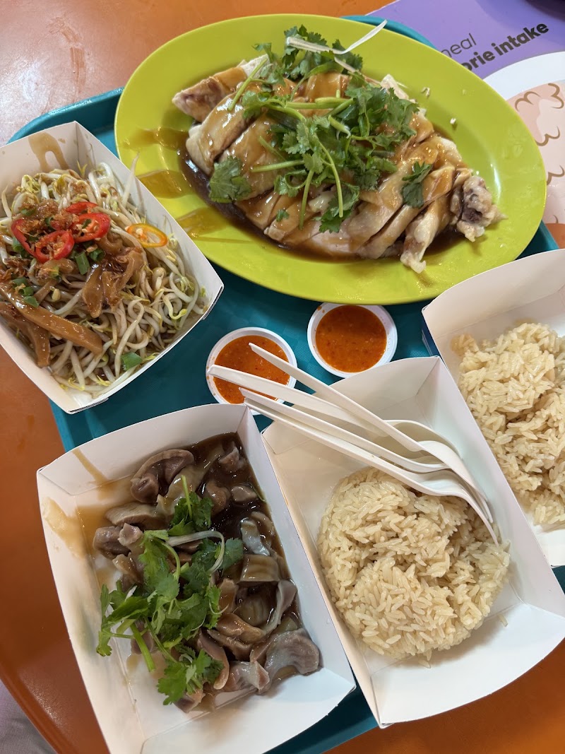 Tian Tian Hainanese Chicken Rice - Tian Tian Hainanese Chicken Rice, 1 Kadayanallur St, #01-10/11 Maxwell Food Centre, Singapore 069184