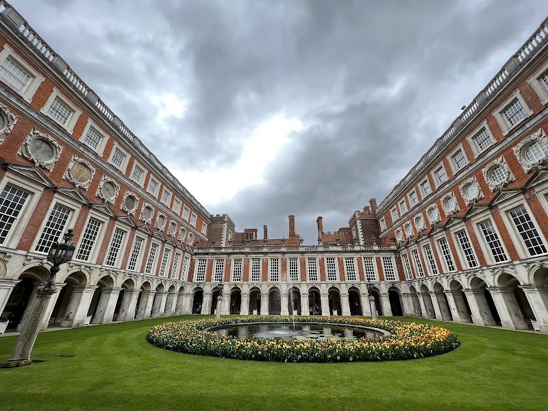 Hampton Court Palace - Hampton Court Palace Hampton Ct Way, Molesey, East Molesey KT8 9AU, UK