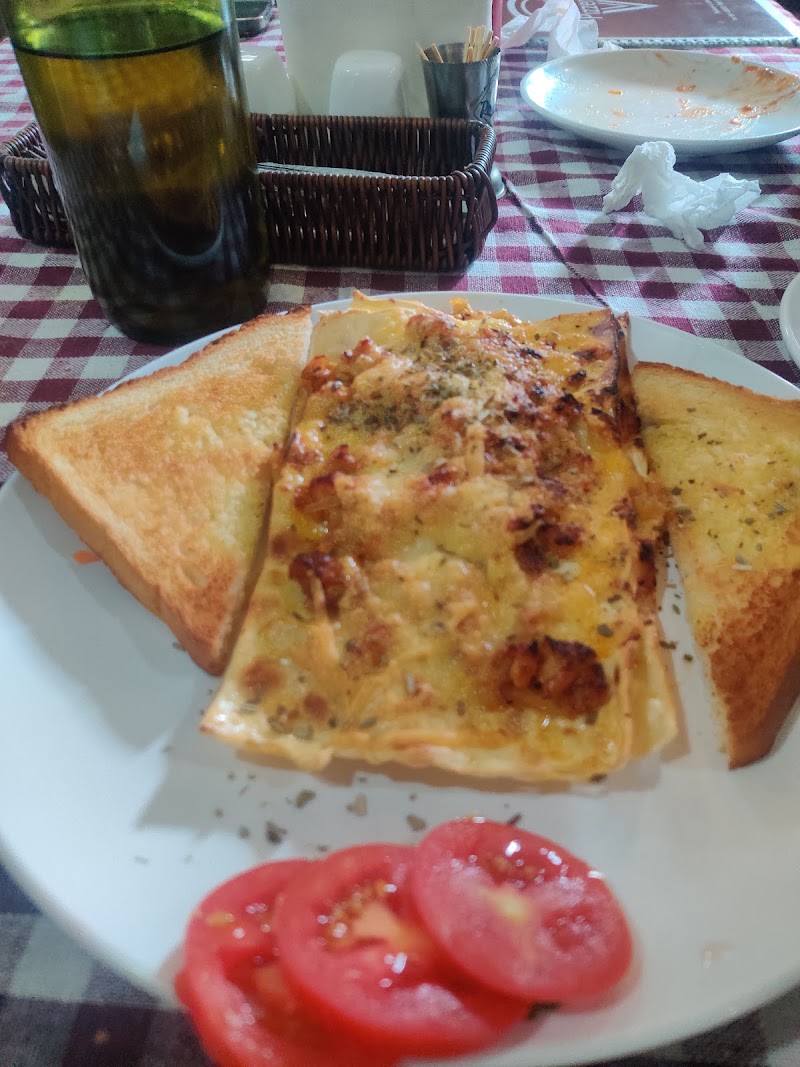 Godfathers Pizzeria - Godfathers Pizzeria, Lakeside Rd, Hallan Chowk 18th street, पोखरा 33700, Nepal
