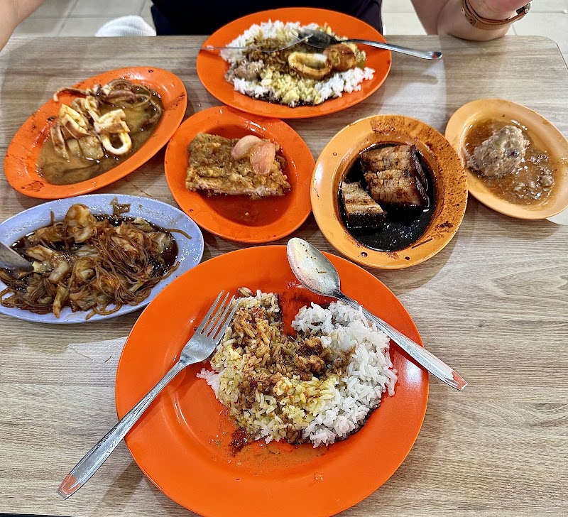 Loo's Hainanese Curry Rice - Loo's Hainanese Curry Rice, 30 Seng Poh Rd, #02-67/68, Singapore 168898
