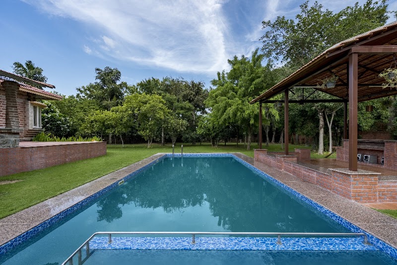The Orchard Farm - A Pet Friendly Luxury Farmhouse Near Delhi with Pool and Jacuzzi - The Orchard Farm - A Pet Friendly Luxury Farmhouse Near Delhi with Pool and Jacuzzi Farm No.75, PachGaon, Mohammadpur Road, behind Best Western Resort Country Club, Manesar, Para, Haryana 122105, India