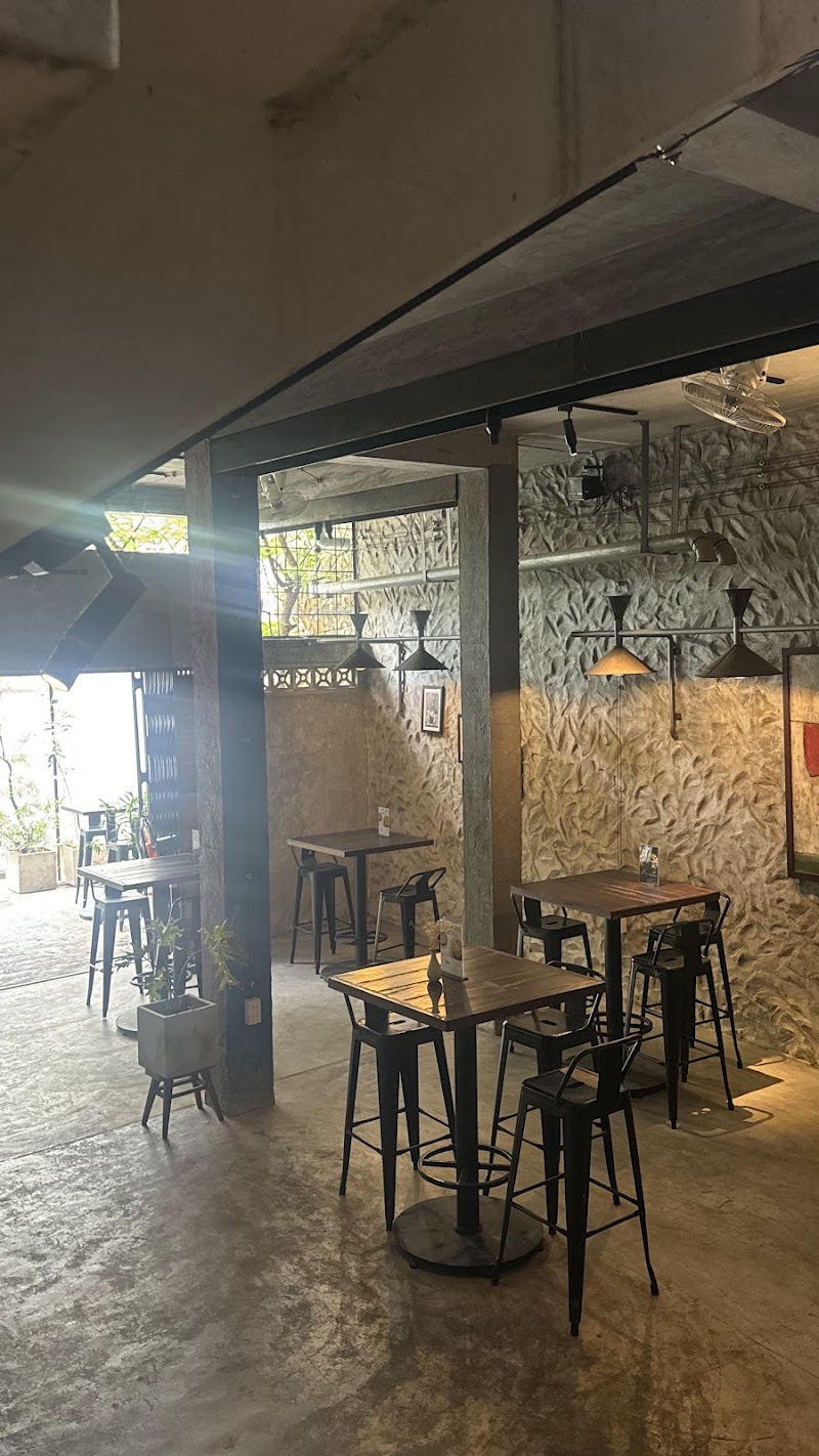 HÚE by Xéooo - HÚE by Xéooo Hẻm 10 Bến Nghé, Thuận Hóa, Huế 52000, Vietnam