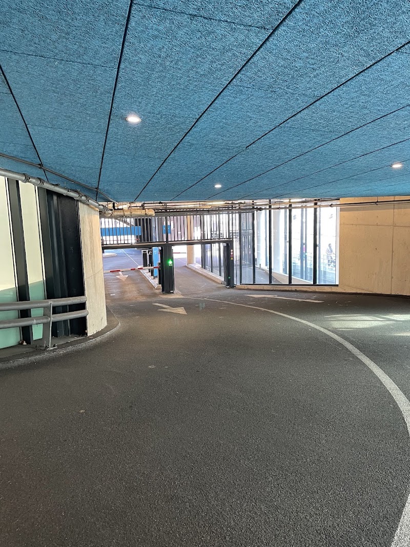 MOBIHUB | P+R Maastoren - MOBIHUB | P+R Maastoren, Wilhelminakade 101, 3071 JV Rotterdam, Netherlands