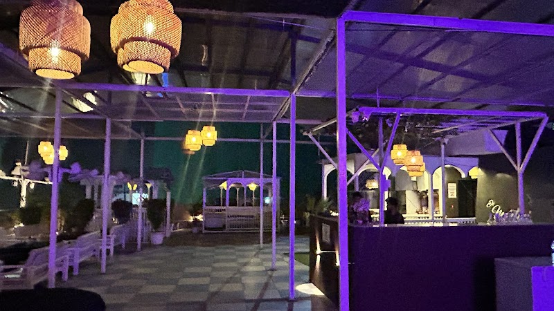 De Martini Lounge - De Martini Lounge 4th leave, above Lahoree' coffee house, square, Nagpur, Maharashtra 440010, India