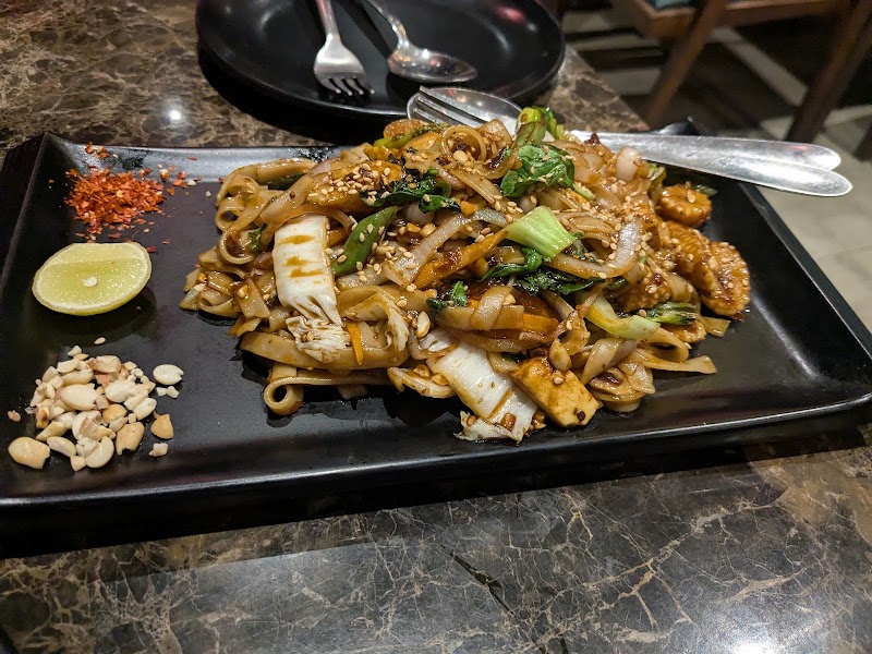 WOK AT SKYDECK ASIAN RESTAURANT - WOK AT SKYDECK ASIAN RESTAURANT, The Hamuse Hotel, Bazaar Rd, Kodaikanal, Tamil Nadu 624101, India