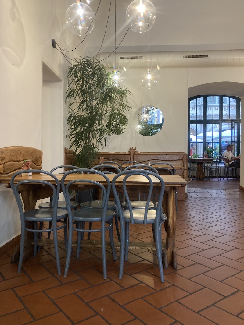 Country Life Restaurant - Country Life Restaurant Melantrichova 15, Staré Město, 110 00 Praha-Praha 1, Czechia