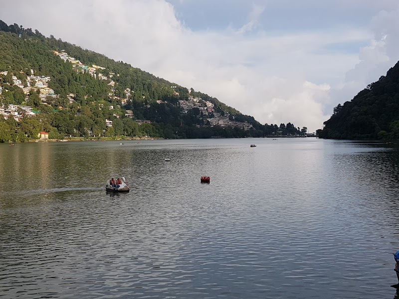 Peddle Boat Stand Flats - Peddle Boat Stand Flats, 9FQ4+X4V, Near Rink Hall, Ayarpatta, Nainital, Uttarakhand 263001, India