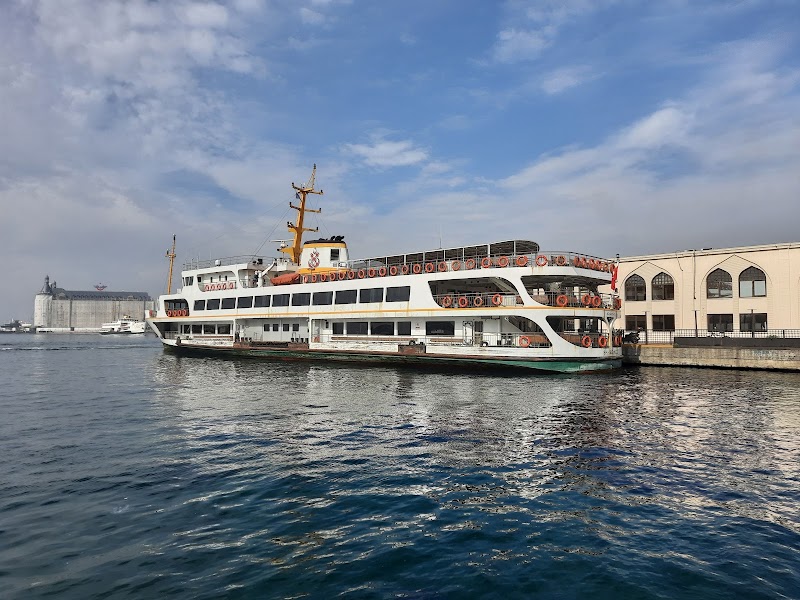 Kadikoy Ferry Station - Kadikoy Ferry Station, Caferağa, Rıhtım Cd., 34710 Kadıköy/İstanbul, Türkiye