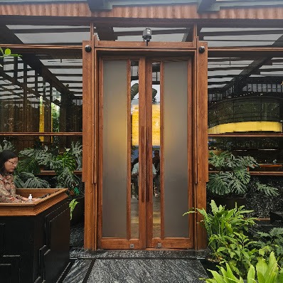 Muro - Muro 5, Museum Rd, next to Toscano Restaurant, Shanthala Nagar, Ashok Nagar, Bengaluru, Karnataka 560001, India