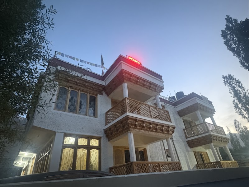 Otsal Guest House Diskit Nubra - Otsal Guest House Diskit Nubra Near main bazar circle chok Diskit Nubra, Diskit, 194401