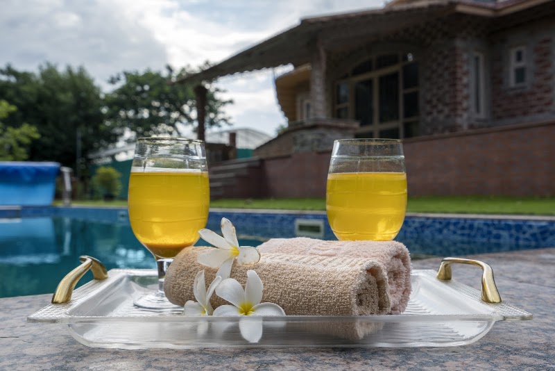 The Orchard Farm - A Pet Friendly Luxury Farmhouse Near Delhi with Pool and Jacuzzi - The Orchard Farm - A Pet Friendly Luxury Farmhouse Near Delhi with Pool and Jacuzzi Farm No.75, PachGaon, Mohammadpur Road, behind Best Western Resort Country Club, Manesar, Para, Haryana 122105, India