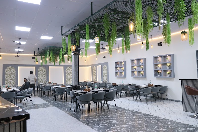 The Country Hub Restro - The Country Hub Restro The country hub, opposite GLS Avenue, Nawada Fatehpur, Sector 86, Gurugram, Haryana 122204, India