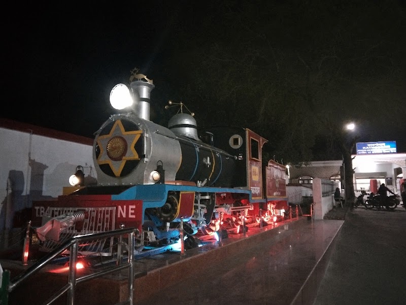 Kathgodam Railway Station - Kathgodam Railway Station 7G8W+PM6, Railway Colony Rd, Kathgodam, Haldwani, Uttarakhand 263126, India