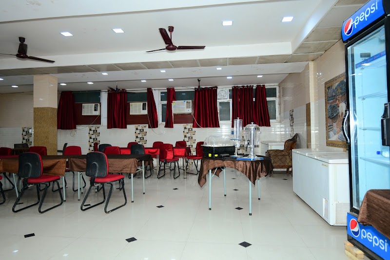 AP Palace Hotel, Ayodhya - AP Palace Hotel, Ayodhya, Fatehganj Devkali Rd, near Indian Bank, Badi, Adarsh Puram, Faizabad, Uttar Pradesh 224001, India