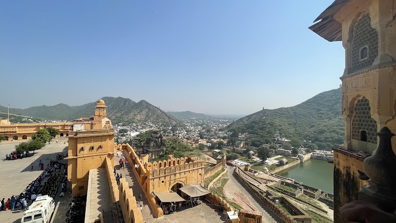 Diwan-e-aam - Diwan-e-aam XVP2+G9M, Unnamed Road, Devisinghpura, Amer, Rajasthan 302028, India