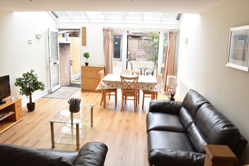 larkfield apartments - larkfield apartments 19 Larkfield Rd, Richmond TW9 2PG, UK