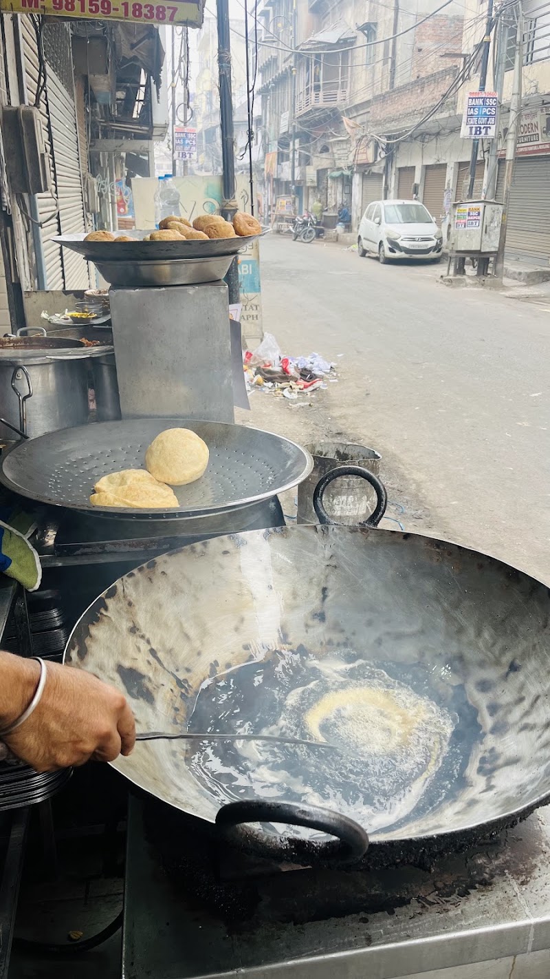 Amritsari Special Puri Channa - Amritsari Special Puri Channa Golden Temple Out Rd, Chowk Regent Cinema, Katra Sher Singh, Katra Ahluwalia, Amritsar, Punjab 143001, India