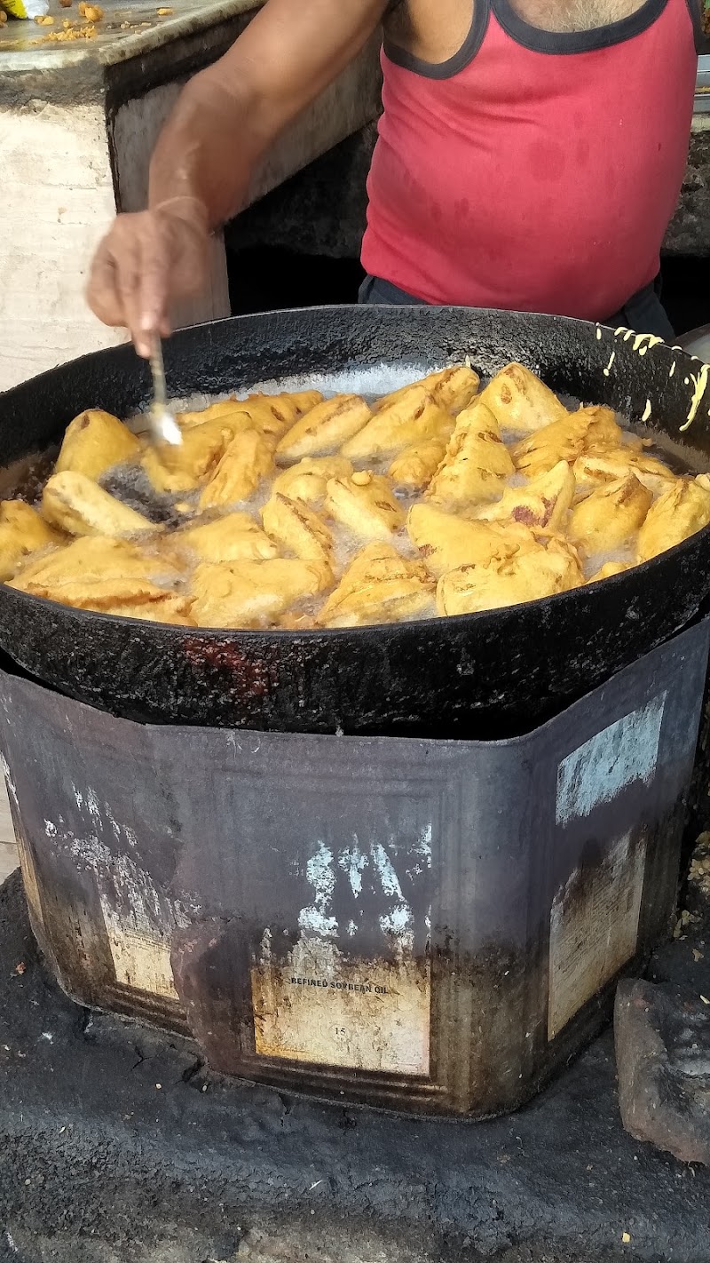 रमेश चाट भंडार - रमेश चाट भंडार VQXH+968, Unnamed Road, Chambal GSS Colony, Mitra Nagar, Ramnagar, Jaipur, Jaipur Nagar Nigam Area, Rajasthan 302006, India