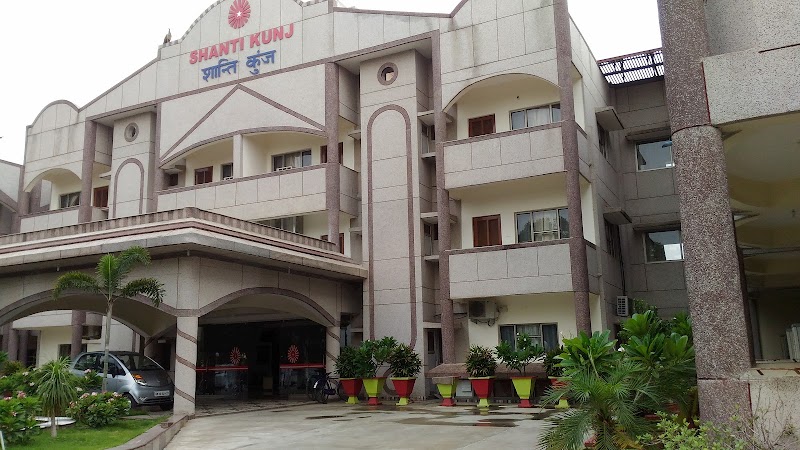 Om Shanti Retreat Centre - Brahma Kumaris - Om Shanti Retreat Centre - Brahma Kumaris, NH-48, Chowk, Pataudi Road, near Bilaspur - Pataudi Road, Patti Kawan, Gurugram, Bhora Kalan, Haryana 122413, India