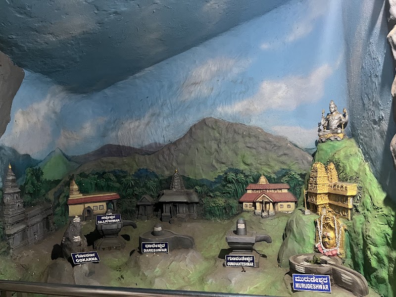 Mhatobar Shri Murudeshwar temple Gate - Mhatobar Shri Murudeshwar temple Gate Murudeshwar Temple gate, 3GX3+5QC, Highway, Bhatkal, Mavalli, Karnataka 581350, India