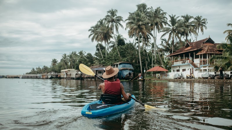 Nadodi Kayaking in Alleppey