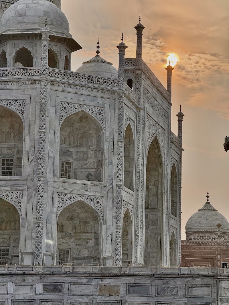 Privatetourguideagra “Historian of Eternal Love” - Privatetourguideagra “Historian of Eternal Love”, 07 GR Square, Opposite Trident Hotel, Fatehabad Road, Agra 282006, Fatehabad Rd, Tajganj, Agra, Uttar Pradesh 282001, India