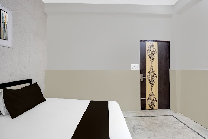 Hotel O by OYO N Nature Green - Hotel O by OYO N Nature Green Plot No-SL, O7, Friends Enclave, Rajput Colony, Natthu Colony, Baraula, Sector 49, Noida, Uttar Pradesh 201307, India