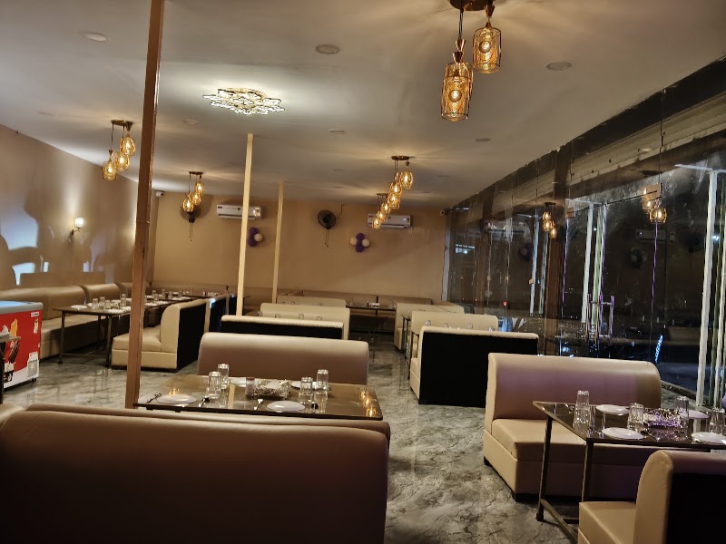 Flavours The Family Restaurant - Flavours The Family Restaurant Chowk, Serikhedi, Raipur, Chhattisgarh 492101, India