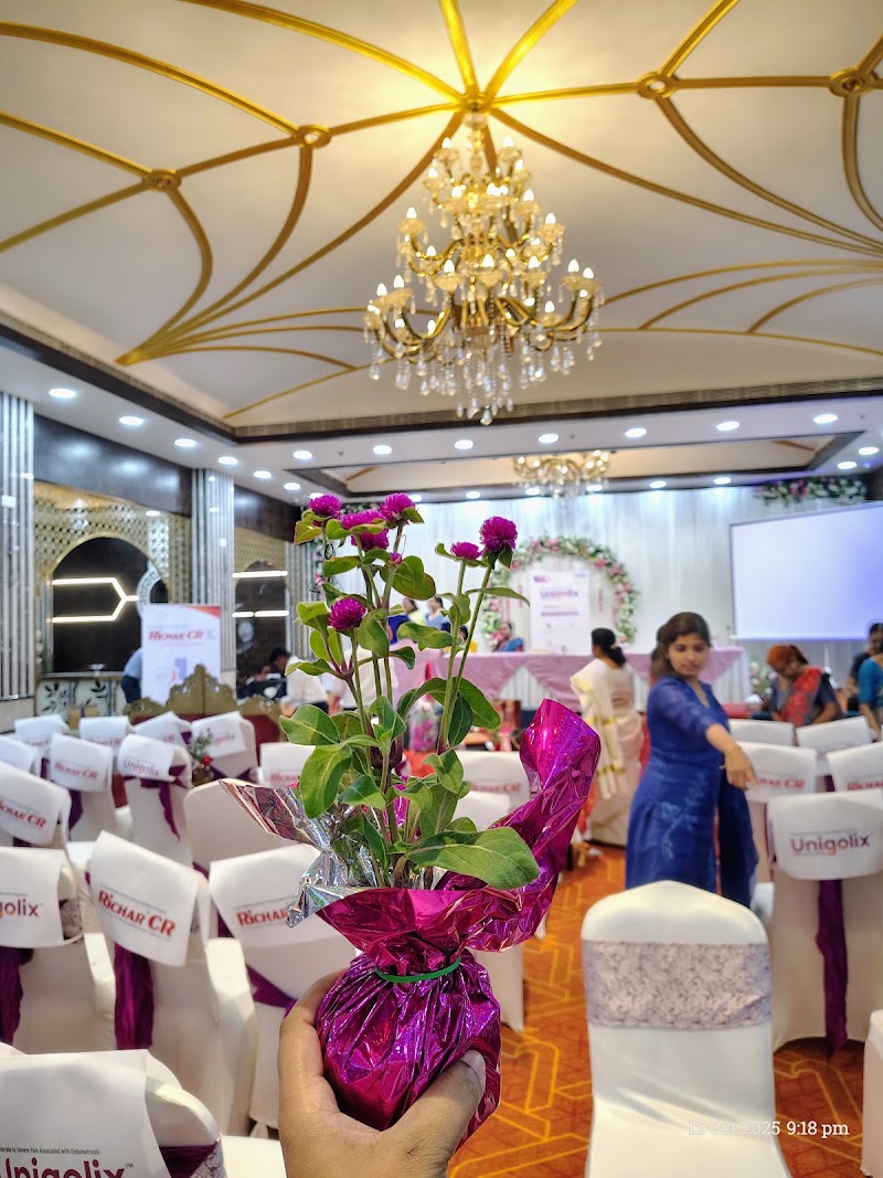 The Emerald Hotel & Siya Milan banquets - The Emerald Hotel & Siya Milan banquets Lenin chowk, Majhaulia Rd, Musahri, Muzaffarpur, Bihar 842001, India