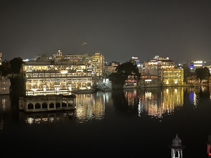 Hotel Aashiya Haveli - Hotel Aashiya Haveli On The Eastern Shore Of, Lake, 15,17-20, Lal Ghat Road, Old City, Pichola, Udaipur, Rajasthan 313004, India