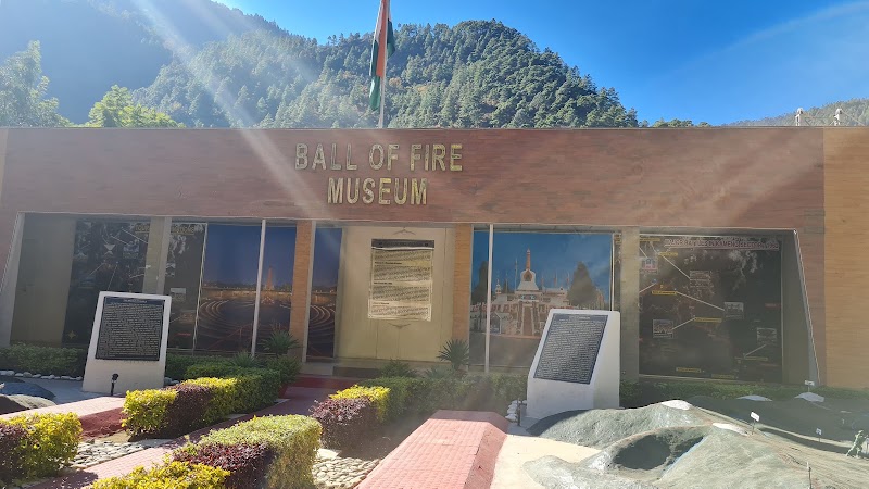 Finderbridge Tourism Private Limited - Finderbridge Tourism Private Limited Parc Towers, Maniram Dewan Rd, Nizarpar, Krishna Nagar, Chandmari, Guwahati, Assam 781003, India