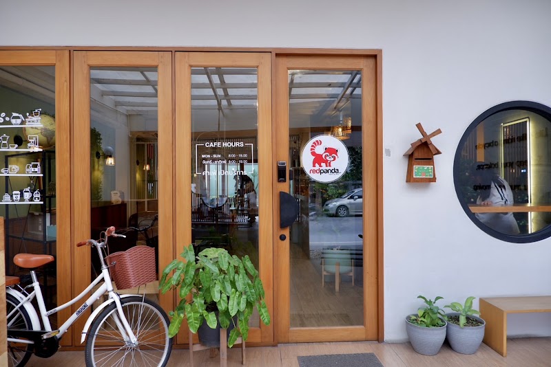 Red Panda Hostel & Cafe - Red Panda Hostel & Cafe 34/5 Hussadhisawee Rd, Tambon Si Phum, Amphoe Mueang Chiang Mai, Chang Wat Chiang Mai 50200, Thailand