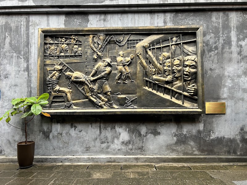 Hoa Lo Prison - Hoa Lo Prison 1 P. Hoả Lò, Trần Hưng Đạo, Hoàn Kiếm, Hà Nội, Vietnam