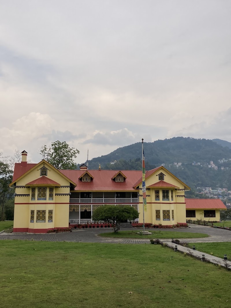 Tsuglakhang Monastery & Temple - Tsuglakhang Monastery & Temple 8JG7+CVX, Secretariat Rd, Vishal Gaon, Gangtok, Sikkim 737103, India