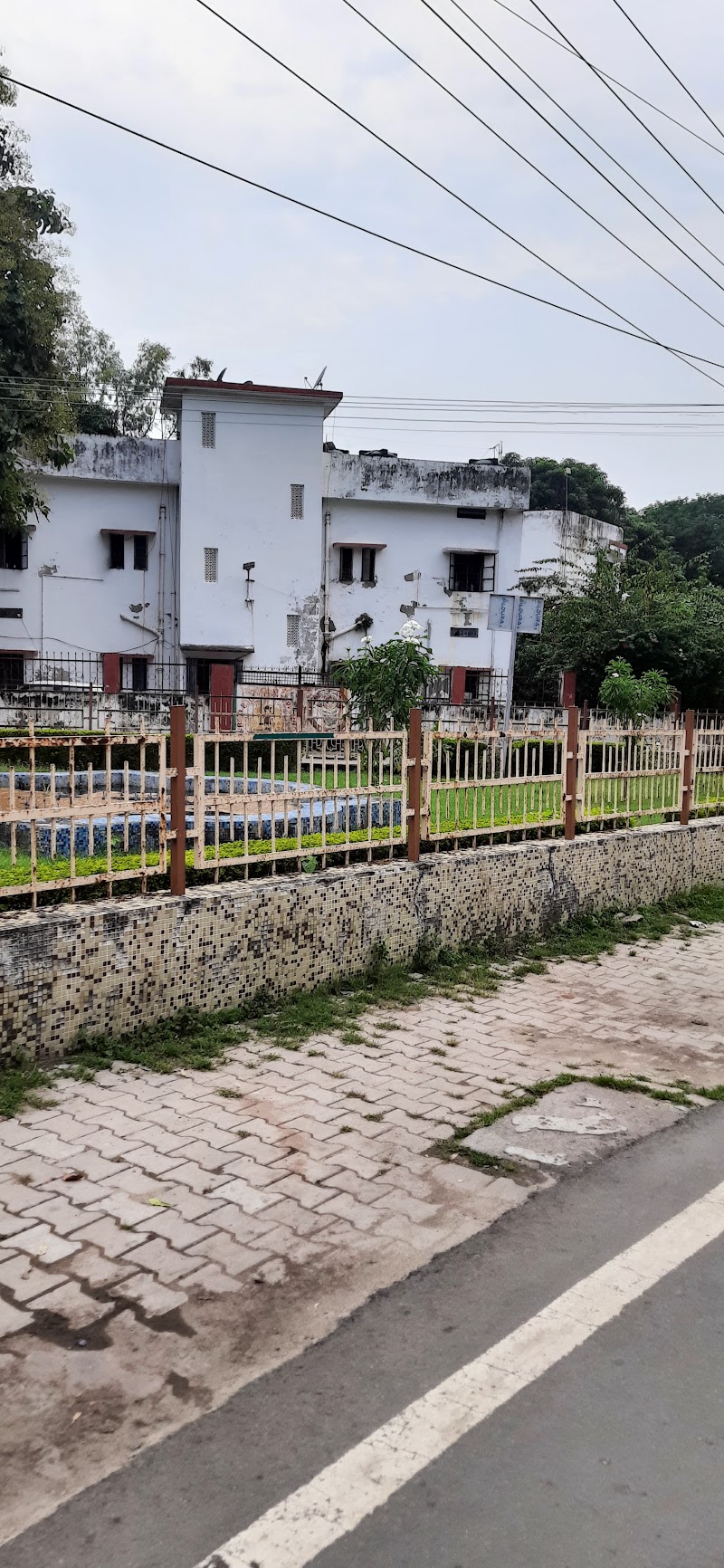 Shaheed Park - Shaheed Park 8XJJ+GH3, Chapel Rd, Varanasi cantonment, Varanasi, Uttar Pradesh 221002, India