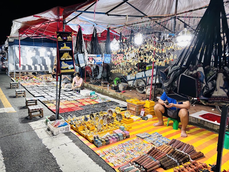 Luang Prabang Night Market - Luang Prabang Night Market, Ban Pakham, V4QM+QM9 district & province, Sisavangvong Road, Luang Prabang, Laos