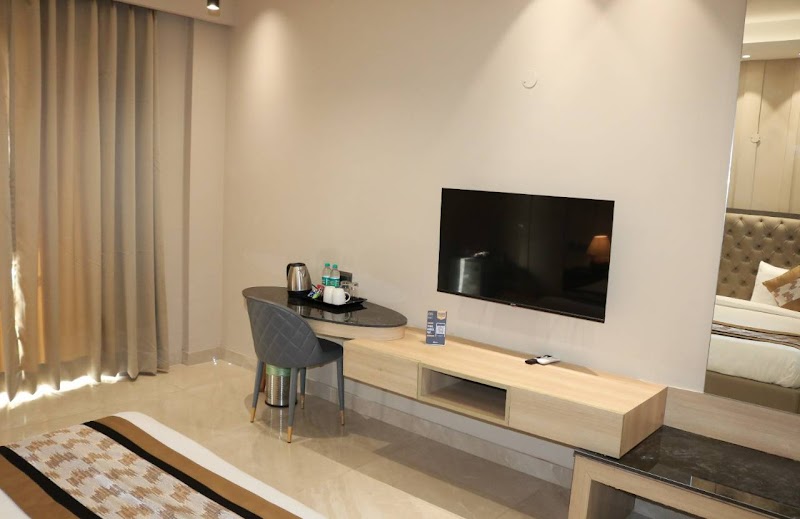 Infinity Stays - Hotel Near Medanta - Infinity Stays - Hotel Near Medanta Plot no. 15, near Medanta hospital, Medicity, Islampur Colony, Sector 38, Gurugram, Haryana 122018, India
