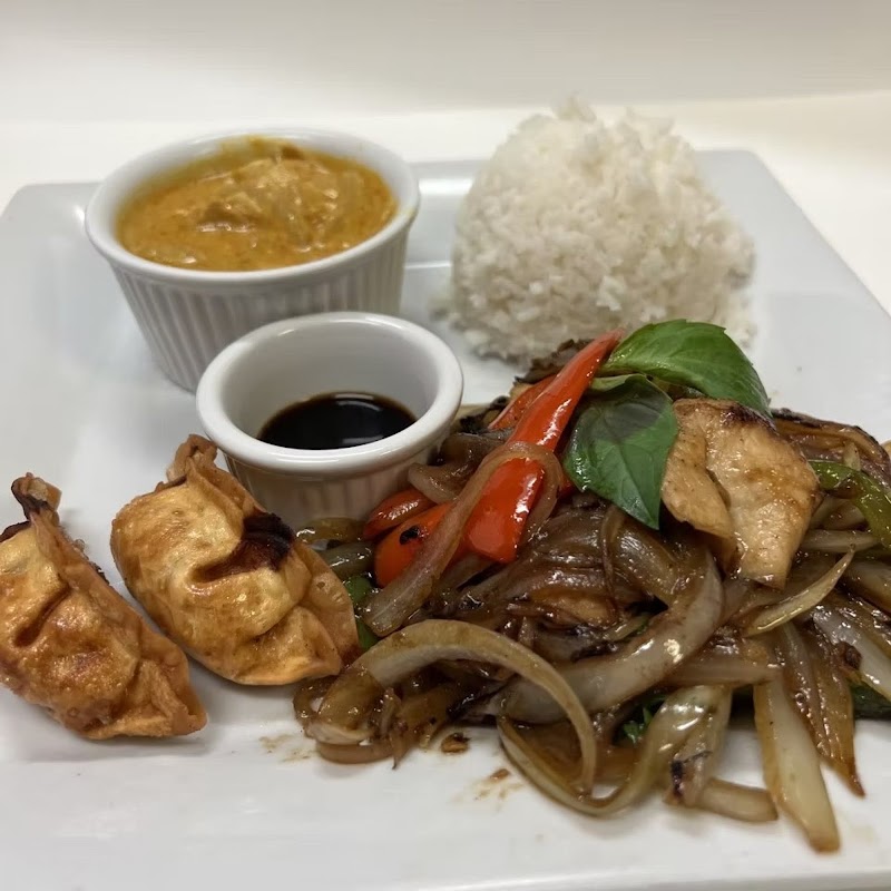 Charm Thai Cuisine - Charm Thai Cuisine 5805 NW 50th St Ste B, Warr Acres, OK 73122, USA