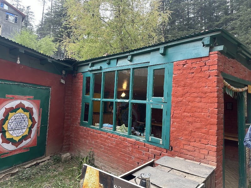 Southern Souls ® Cafe (Pure Vegetarian) - Southern Souls ® Cafe (Pure Vegetarian) Beside Government Primary School, Hadimba Temple Rd / DPS Road, Near, Hadimba Temple, Siyal, Manali, Himachal Pradesh 175131, India
