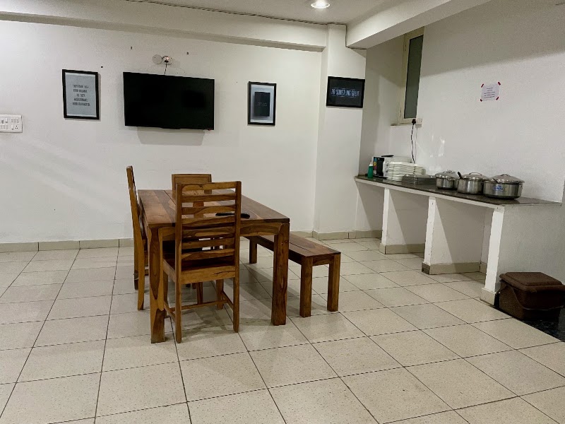 PG in Sector 42 - Blossom Stayz - PG in Sector 42 - Blossom Stayz Plot no. 232, Sector 42, Gurugram, Haryana 122009, India