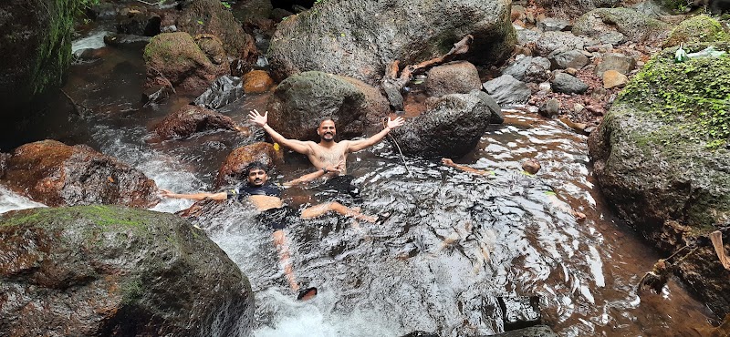 Nivendi waterfall - Nivendi waterfall 5856+X9H, Talekarwadi, Maharashtra 415615, India