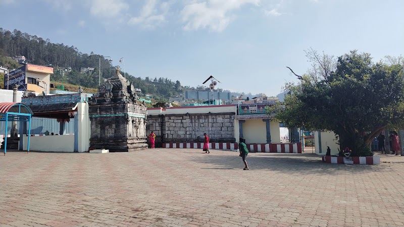 Arulmigu Kuzhandhai Velappar Thirukkovil - Arulmigu Kuzhandhai Velappar Thirukkovil, 7C45+P3P, Poombarai, Tamil Nadu 624103, India